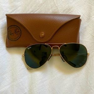 Ray-ban Aviator classic black lenses with gold